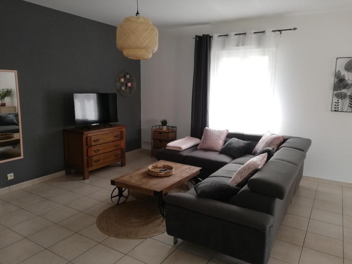 Superbe appartement de 90m2 à Uzes super équipé avec Garage et grand parking privatif Exterior foto