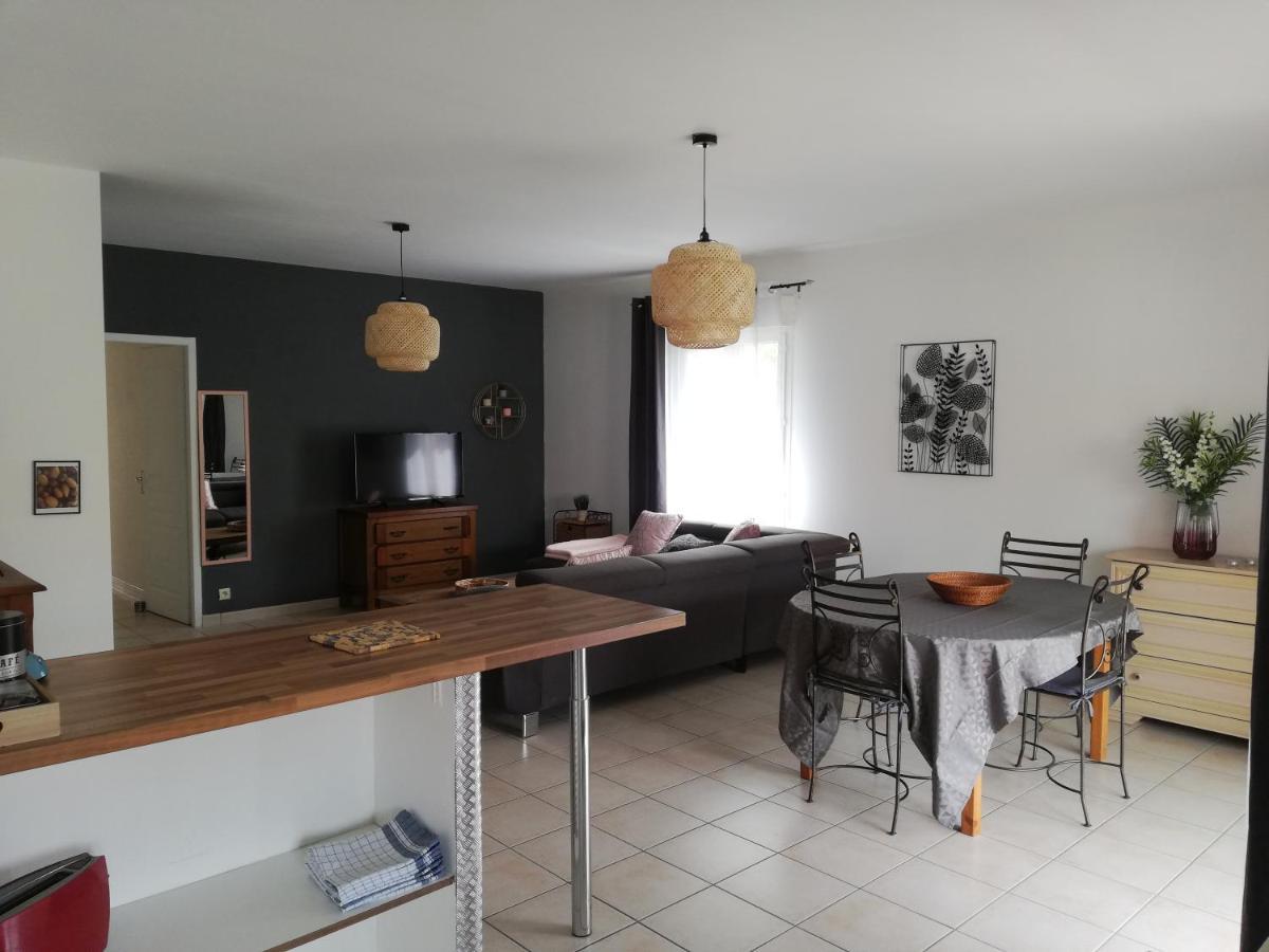 Superbe appartement de 90m2 à Uzes super équipé avec Garage et grand parking privatif Exterior foto