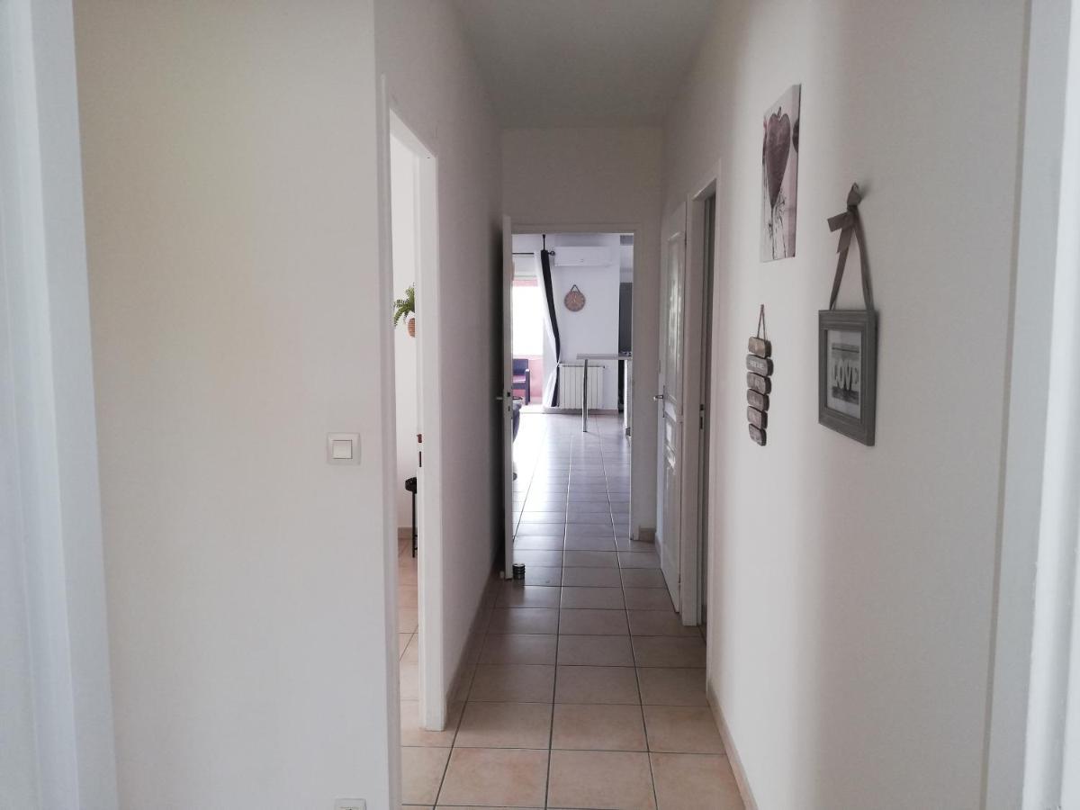 Superbe appartement de 90m2 à Uzes super équipé avec Garage et grand parking privatif Exterior foto