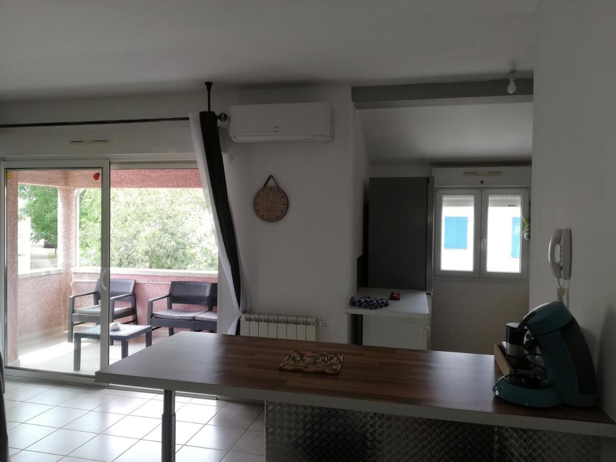 Superbe appartement de 90m2 à Uzes super équipé avec Garage et grand parking privatif Exterior foto